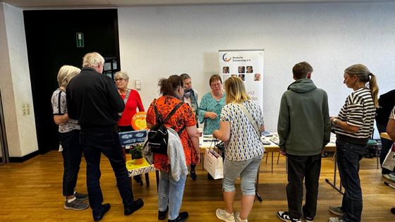 Andrang an den Ständen im Foyer. 4. Erzhäuser Gesundheits- & Pflegetag Erzhausen 2026.